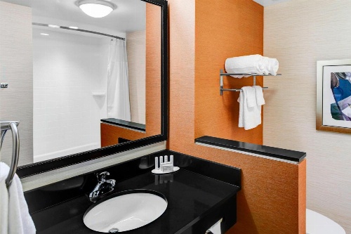 Fairfield Inn & Suites by Marriott Cape Cod Hyannis image 2