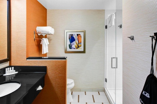 Fairfield Inn & Suites by Marriott Cape Cod Hyannis image 3
